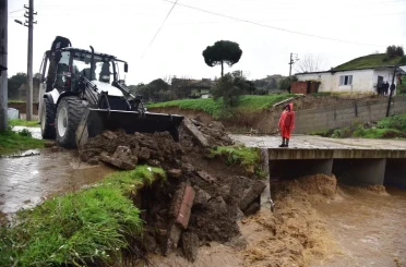 İncirliova Belediyesi’nden yağışa hızlı müdahale 