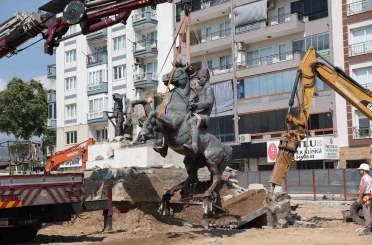 İncirliova’da Atatürk heykeli koruma altına alındı 