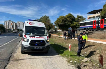 İncirliova’da trenin çarptığı yaşlı kadın ağır yaralandı 