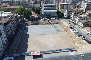 İncirliova’daki meydan projesi sürüyor
