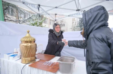 İnegöl Belediyesi’nden öğrencilere ücretsiz çorba ikramı 