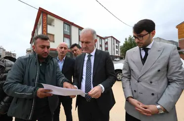 İnegöl’de 27 sokakta sathi kaplama çalışması başladı
