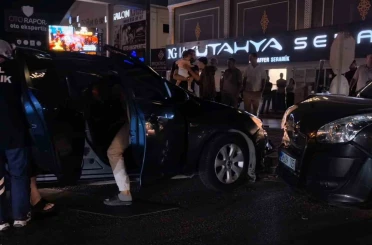 İnegöl’de zincirleme kaza: 5 yaralı 