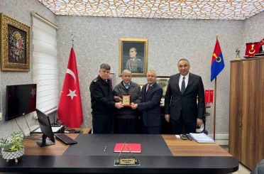 İnegöllü çiftçi 70 milyonluk mal varlığını jandarmaya bağışladı 