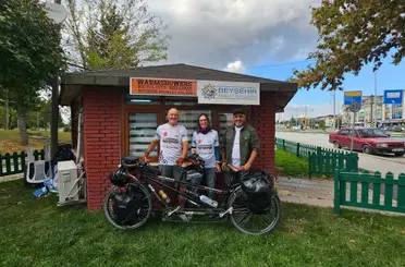 İngiliz çift tandem bisikletle Avrupa turunda Beyşehir’e uğradı