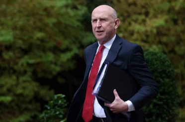 İngiltere Savunma Bakanı Healey: "Rus casus gemisi, İngiltere sularının sınırında" 