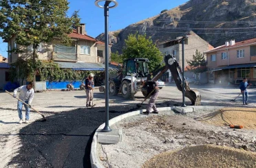 İnönü’de asfalt onarım çalışmaları devam ediyor 