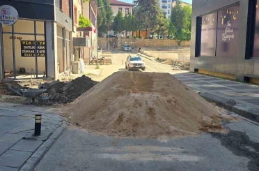 İnşaat çalışmasında 2 sokak kapanınca esnaf çileden çıktı 