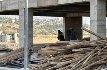 İnşaatta zemin kattan bodruma düşen işçi yaralandı 