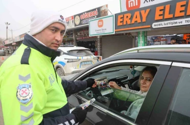 İnsan hayatına mal olabilen ’hatalı araç parkı’ konusunda sürücüler uyarıldı 