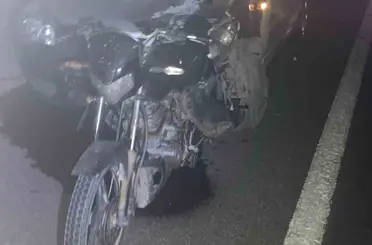 İpsala’da motosiklet otomobilin önüne saplandı: 3 yaralı
