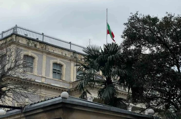 İran Başkonsolosluğu’nda bayrak yarıya indirildi 