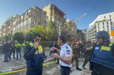 İran, Tel Aviv’i vurdu: 6 yaralı 