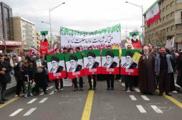 İran’da devrim kutlamalarında milyonlar sokaklara döküldü 