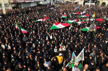 İran’daki okul saldırısında ölenler için cenaze töreni 