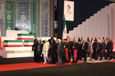 İran’ın öldürülen dini lideri Hamaney için Tahran’da devlet töreni düzenleniyor 