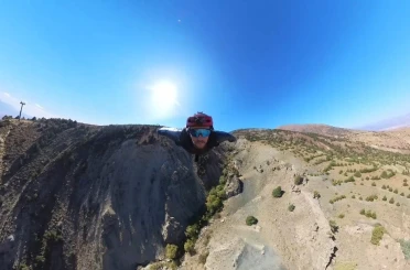 İrlandalı sporcunun 2000 metreden wingsuit atlayışı nefes kesti 