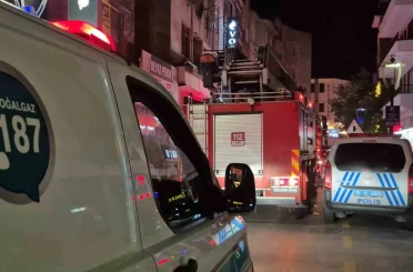 İş hanının tuvaletinde çıkan yangın paniğe neden oldu 