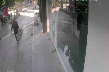 İş yerine girebilmek için çıktığı merdiven sonu oldu 