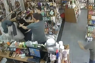 İş yerini nacak ve silahla basan esnaf 16 yaşındaki çocuğu darp etti 