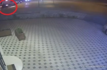 Işık ihlali kaza getirdi, o anlar kamerada 