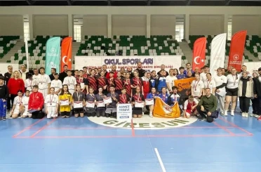 İşitme Engelliler Badminton Türkiye Şampiyonası’nda Eskişehir’den büyük başarı 