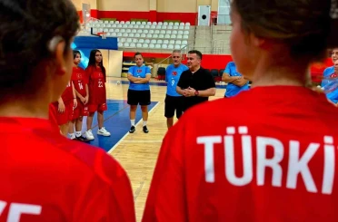 İşitme Engelliler Genç Kız Futsal Milli Takımı kampı Bilecik’te başladı 