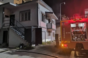 İskenderun’da iş yerinin deposunda yangın çıktı 