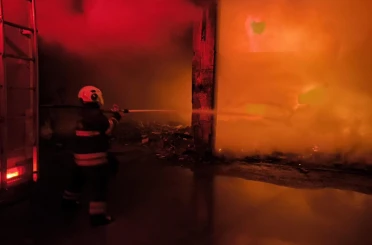 İskenderun’da metruk bina yangını 