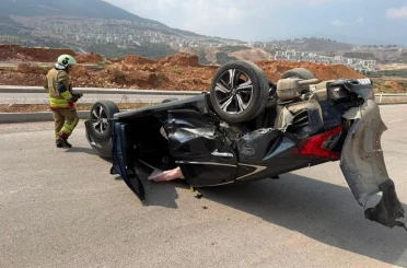 İskenderun’da otomobil ters döndü: 4 yaralı 
