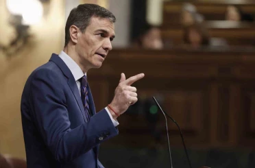 İspanya Başbakanı Sanchez: "İspanya, dünyayı ateşe verenleri bir kova suyla geldikleri için alkışlamayacak" 