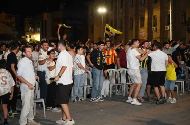 Isparta’da Fenerbahçe’nin Şampiyonlar Ligi sevinci meydana sığmadı 
