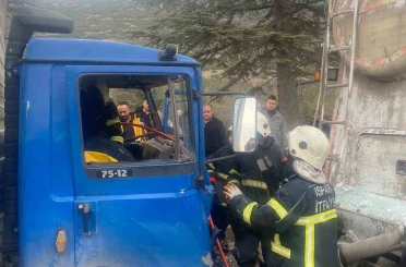 Isparta’da kamyonet ile mikser çarpıştı: 1 yaralı 