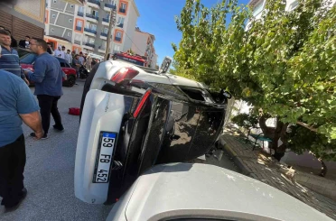 Isparta’da üç aracın karıştığı kazada 5 kişi yaralandı 