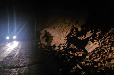 İspir Güllübağ Tüneli karanlığıyla kazalara davetiye çıkarıyor 