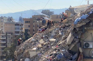 İsrail, ateşkese rağmen Beyrut’a düzenlediği ilk saldırıda Hizbullah komutanını öldürdü 