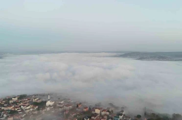 İstanbul Boğazı sisle kapandı, ortaya kartpostallık manzaralar çıktı 