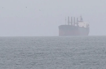 İstanbul Boğazında makine arızası yapan gemi Ahırkapı’ya demirletildi 