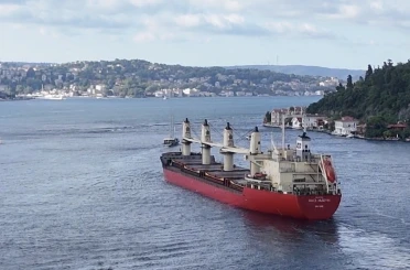 İstanbul Boğazı’nda makine arızası yapan gemi nedeniyle gemi trafiği durduruldu 