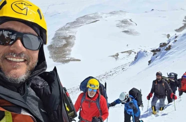 İstanbul Doğa Sporları Kulübü’nden Süphan Dağı’na kış tırmanışı 