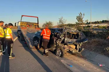 İstanbul Kuzey Marmara Otoyolu’nda seyir halindeki tır, hafif ticari araca çarptı : 6 yaralı