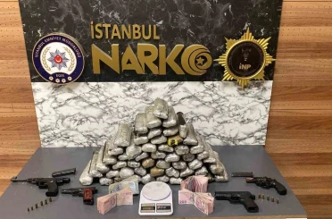 İstanbul ve Yalova’da eş zamanlı operasyon: Tıra zulalanmış uyuşturucu madde ele geçirildi 