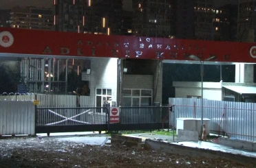 İstanbul’da ağabeyini öldürdükten sonra intihar eden gencin cenazesi adli tıbba kaldırıldı 