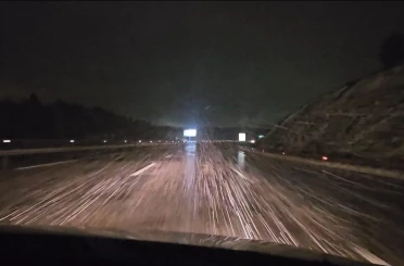İstanbul’da gece saatlerinde yağması beklenen kar aralıklarla etkisini gösterdi 