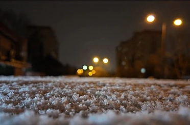 İstanbul’da gün boyu beklenen kar yağışı gece saatlerinde etkisini gösterdi 