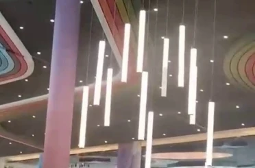 İstanbul’da hissedilen 5.0 büyüklüğündeki deprem anı AVM’de böyle görüntülendi 