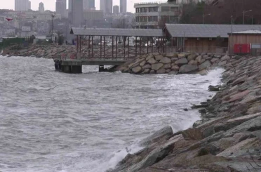 İstanbul’da lodos etkisini sürdürüyor. 