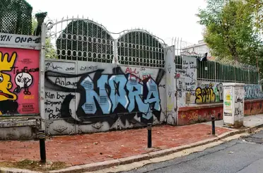 İstanbul’da okul duvarları sanal kumar reklamları ile doldu
