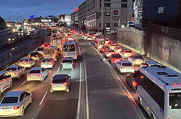 İstanbul’da trafik yoğunluğu yüzde 83’e ulaştı 
