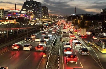 İstanbul’da trafik yoğunluğu yüzde 85’e ulaştı 